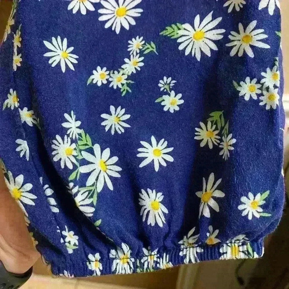 Altar’d State Navy Blue Balloon Sleeve Button Crop Top with White Flowers Size M - Picture 8 of 14